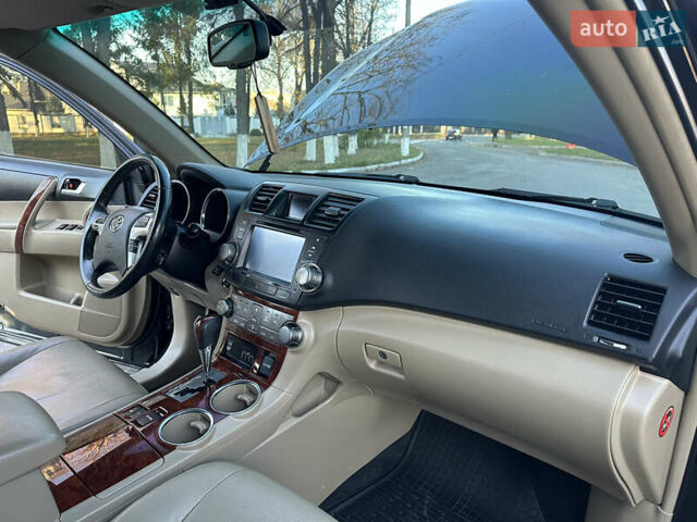 Черный Тойота Хайлендер, объемом двигателя 3.46 л и пробегом 187 тыс. км за 17300 $, фото 49 на Automoto.ua
