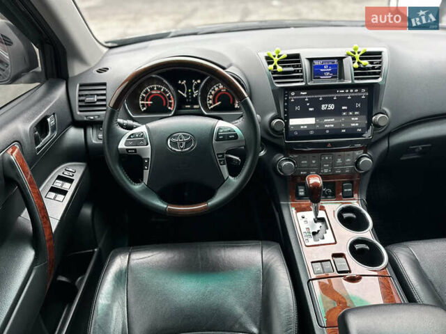 Черный Тойота Хайлендер, объемом двигателя 3.46 л и пробегом 203 тыс. км за 17000 $, фото 19 на Automoto.ua