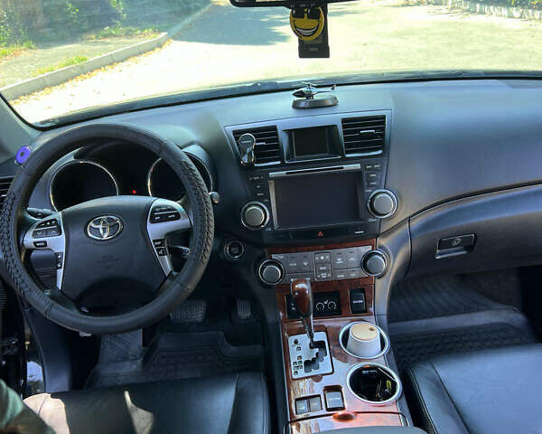 Чорний Тойота Хайлендер, об'ємом двигуна 3.46 л та пробігом 284 тис. км за 15900 $, фото 15 на Automoto.ua