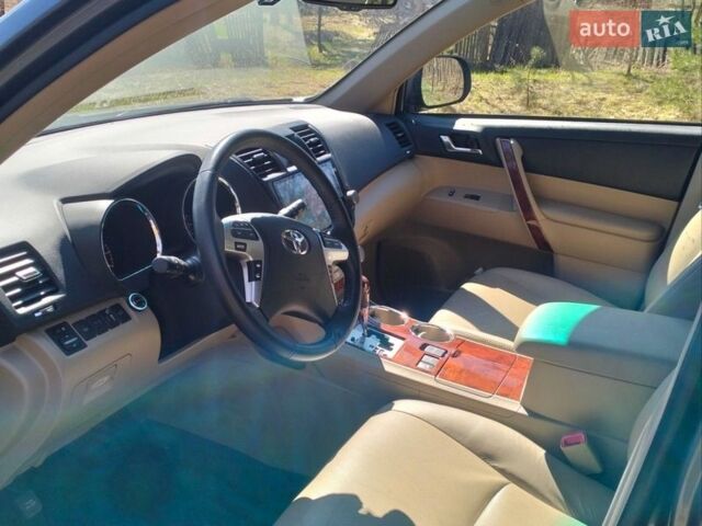 Черный Тойота Хайлендер, объемом двигателя 3.46 л и пробегом 116 тыс. км за 20500 $, фото 10 на Automoto.ua