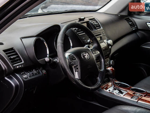 Черный Тойота Хайлендер, объемом двигателя 3.46 л и пробегом 316 тыс. км за 16300 $, фото 41 на Automoto.ua