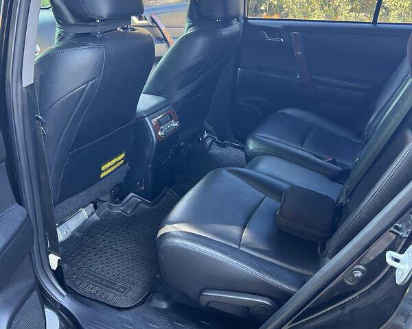 Чорний Тойота Хайлендер, об'ємом двигуна 3.46 л та пробігом 284 тис. км за 15900 $, фото 13 на Automoto.ua