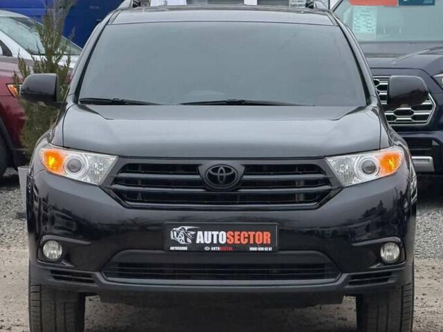 Черный Тойота Хайлендер, объемом двигателя 3.46 л и пробегом 177 тыс. км за 17500 $, фото 3 на Automoto.ua