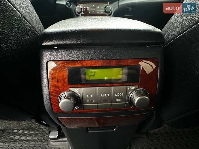 Черный Тойота Хайлендер, объемом двигателя 3.46 л и пробегом 198 тыс. км за 18500 $, фото 28 на Automoto.ua