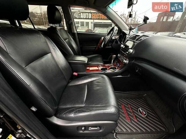 Черный Тойота Хайлендер, объемом двигателя 3.46 л и пробегом 198 тыс. км за 18500 $, фото 18 на Automoto.ua