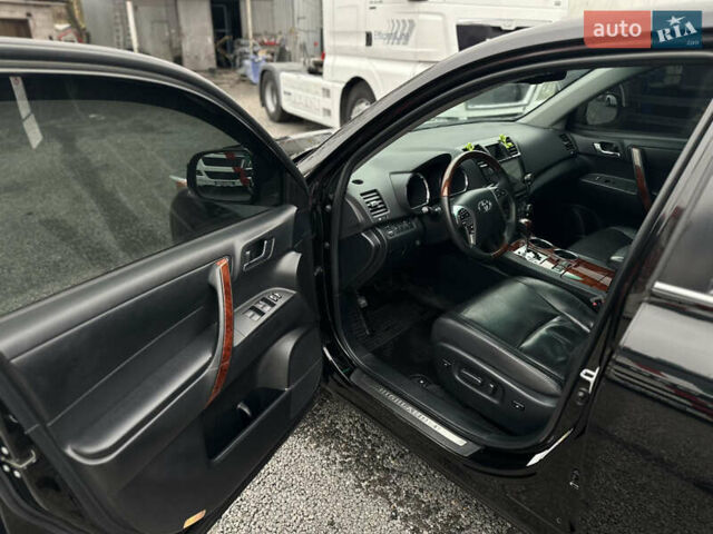 Черный Тойота Хайлендер, объемом двигателя 3.46 л и пробегом 203 тыс. км за 17000 $, фото 31 на Automoto.ua