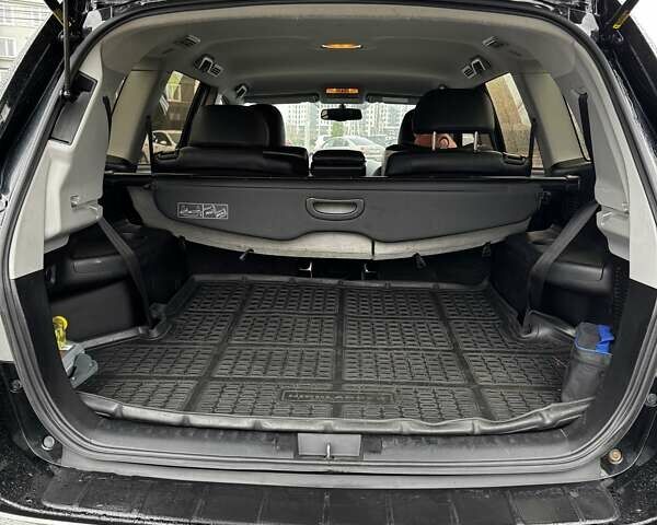 Черный Тойота Хайлендер, объемом двигателя 3.46 л и пробегом 320 тыс. км за 15600 $, фото 6 на Automoto.ua