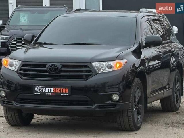 Черный Тойота Хайлендер, объемом двигателя 3.46 л и пробегом 177 тыс. км за 17500 $, фото 2 на Automoto.ua
