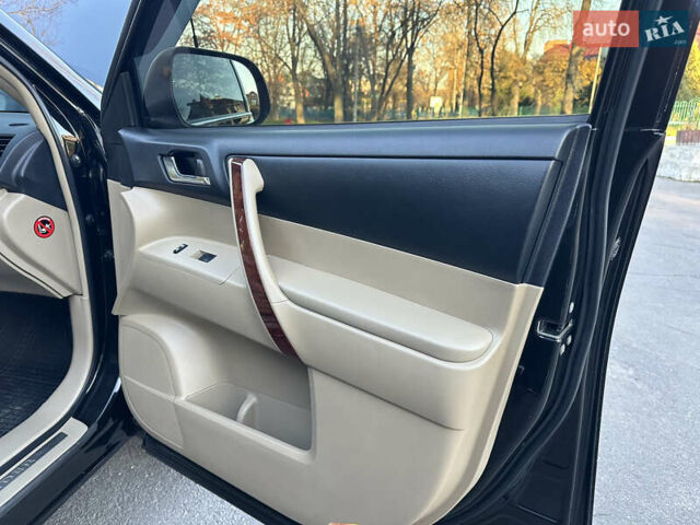 Черный Тойота Хайлендер, объемом двигателя 3.46 л и пробегом 187 тыс. км за 17300 $, фото 47 на Automoto.ua