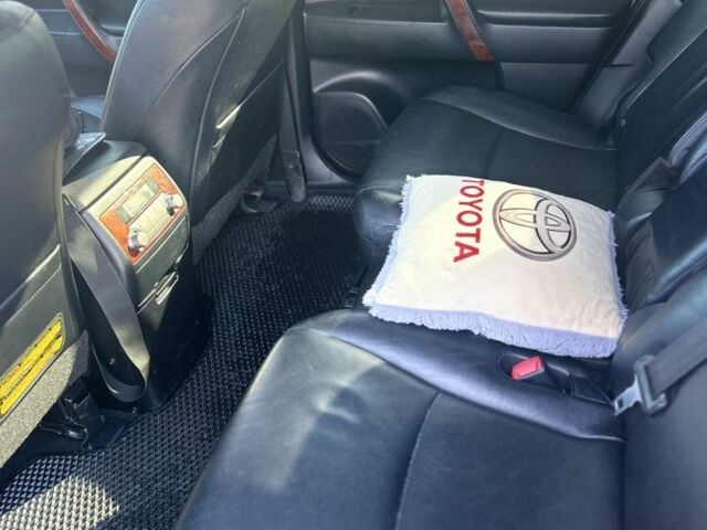 Черный Тойота Хайлендер, объемом двигателя 3.5 л и пробегом 245 тыс. км за 18000 $, фото 6 на Automoto.ua