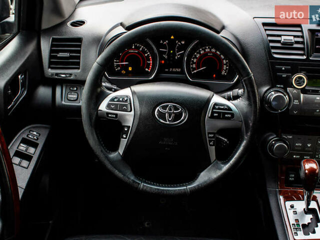 Черный Тойота Хайлендер, объемом двигателя 3.46 л и пробегом 316 тыс. км за 16300 $, фото 49 на Automoto.ua