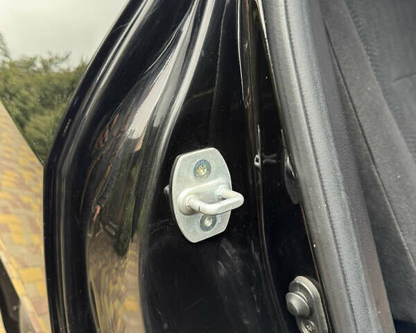 Чорний Тойота Хайлендер, об'ємом двигуна 3.46 л та пробігом 177 тис. км за 17500 $, фото 31 на Automoto.ua