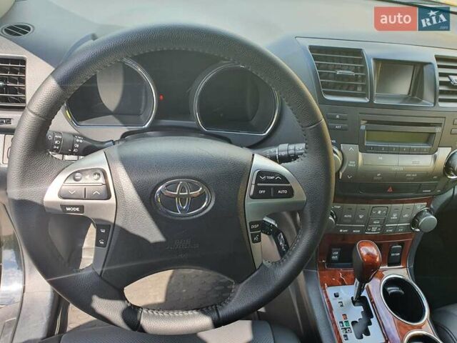 Черный Тойота Хайлендер, объемом двигателя 3.5 л и пробегом 208 тыс. км за 20850 $, фото 15 на Automoto.ua