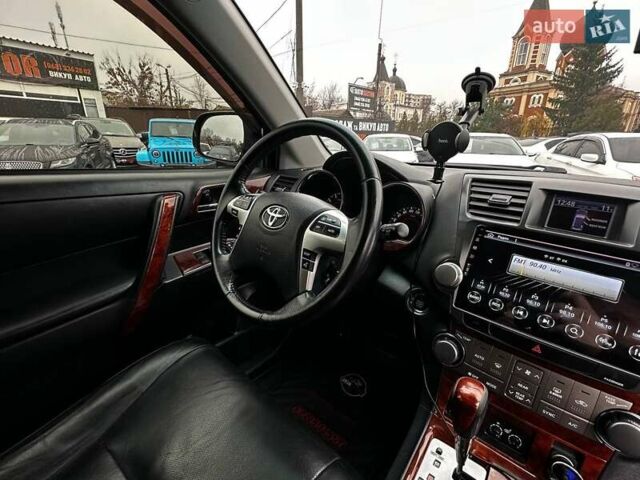 Черный Тойота Хайлендер, объемом двигателя 3.46 л и пробегом 198 тыс. км за 18500 $, фото 20 на Automoto.ua