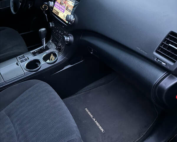 Чорний Тойота Хайлендер, об'ємом двигуна 3.46 л та пробігом 177 тис. км за 17500 $, фото 49 на Automoto.ua