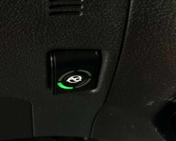 Черный Тойота Хайлендер, объемом двигателя 3.46 л и пробегом 177 тыс. км за 17500 $, фото 26 на Automoto.ua