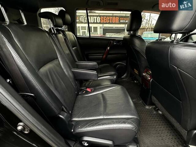 Черный Тойота Хайлендер, объемом двигателя 3.46 л и пробегом 198 тыс. км за 18500 $, фото 16 на Automoto.ua