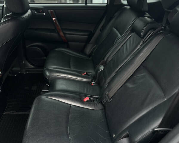 Черный Тойота Хайлендер, объемом двигателя 3.46 л и пробегом 203 тыс. км за 17000 $, фото 33 на Automoto.ua