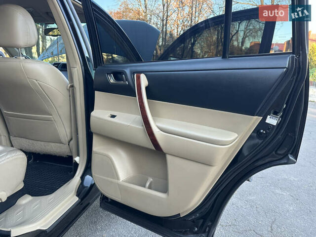 Черный Тойота Хайлендер, объемом двигателя 3.46 л и пробегом 187 тыс. км за 17300 $, фото 44 на Automoto.ua