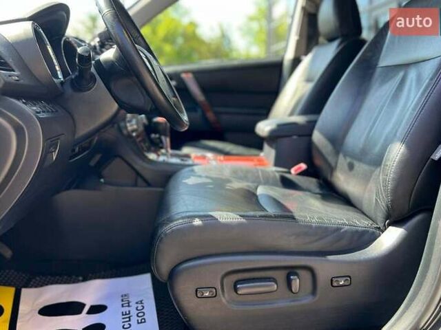 Чорний Тойота Хайлендер, об'ємом двигуна 3.46 л та пробігом 180 тис. км за 17500 $, фото 7 на Automoto.ua