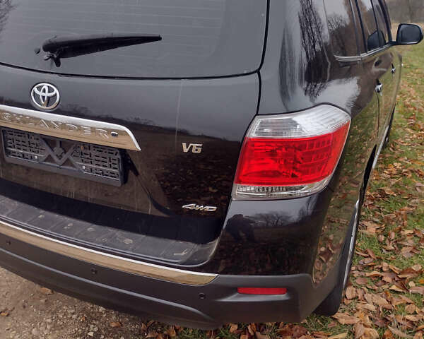 Чорний Тойота Хайлендер, об'ємом двигуна 3.46 л та пробігом 284 тис. км за 15900 $, фото 4 на Automoto.ua