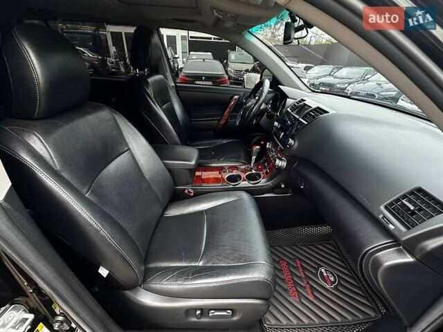Черный Тойота Хайлендер, объемом двигателя 3.46 л и пробегом 177 тыс. км за 17500 $, фото 14 на Automoto.ua