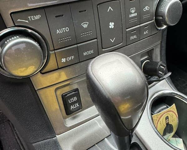 Чорний Тойота Хайлендер, об'ємом двигуна 3.46 л та пробігом 177 тис. км за 17500 $, фото 60 на Automoto.ua