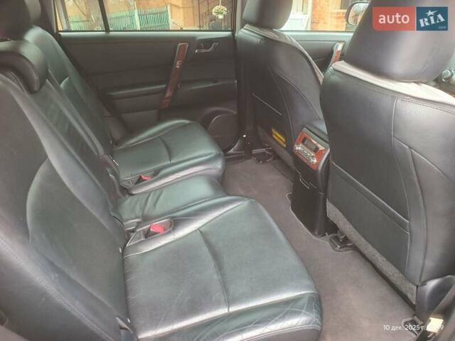 Черный Тойота Хайлендер, объемом двигателя 3.5 л и пробегом 106 тыс. км за 18600 $, фото 7 на Automoto.ua
