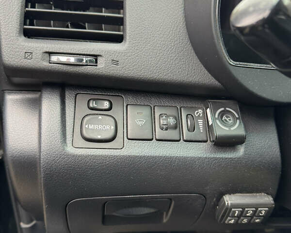 Чорний Тойота Хайлендер, об'ємом двигуна 3.46 л та пробігом 177 тис. км за 17500 $, фото 61 на Automoto.ua