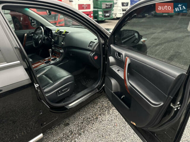 Черный Тойота Хайлендер, объемом двигателя 3.46 л и пробегом 203 тыс. км за 17000 $, фото 29 на Automoto.ua