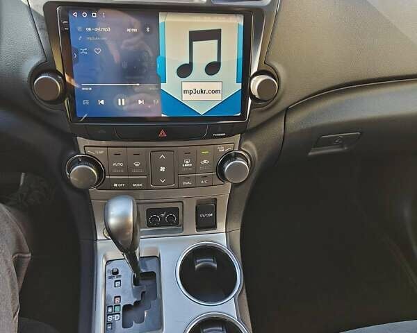 Черный Тойота Хайлендер, объемом двигателя 3.46 л и пробегом 188 тыс. км за 18000 $, фото 28 на Automoto.ua