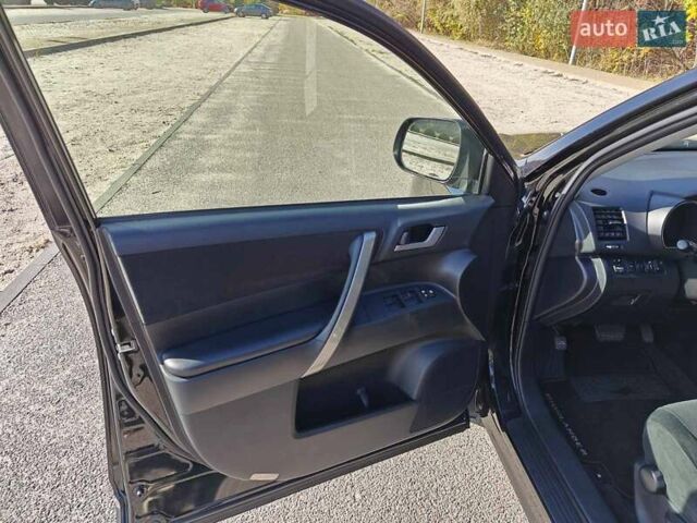 Черный Тойота Хайлендер, объемом двигателя 3.46 л и пробегом 188 тыс. км за 18000 $, фото 25 на Automoto.ua