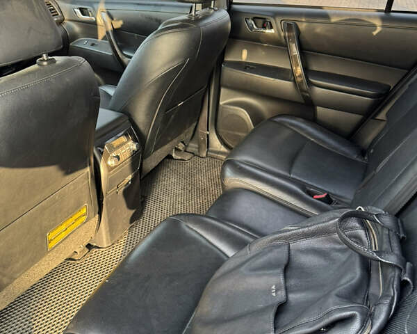 Черный Тойота Хайлендер, объемом двигателя 3.46 л и пробегом 163 тыс. км за 19800 $, фото 4 на Automoto.ua