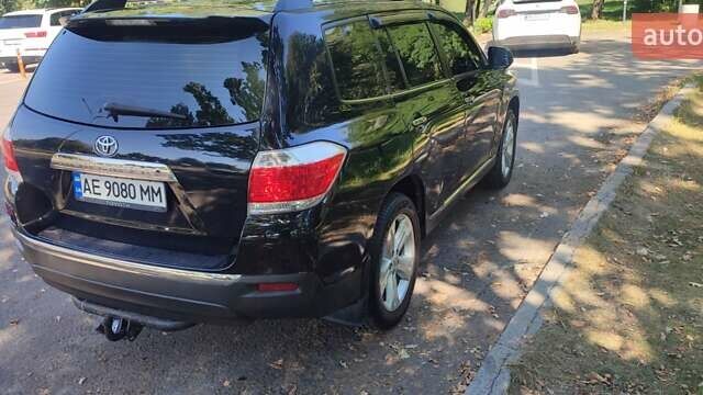 Черный Тойота Хайлендер, объемом двигателя 3.46 л и пробегом 180 тыс. км за 18700 $, фото 3 на Automoto.ua
