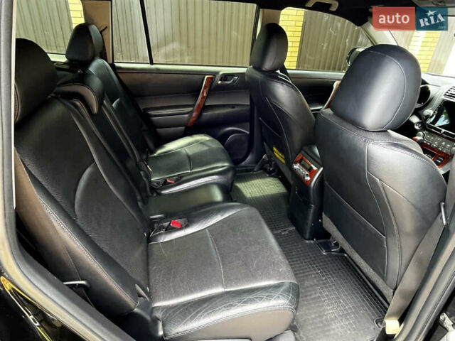 Чорний Тойота Хайлендер, об'ємом двигуна 3.46 л та пробігом 245 тис. км за 15900 $, фото 7 на Automoto.ua