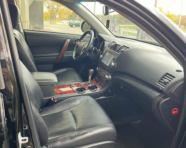 Тойота Хайлендер 2012 в Днепре (Днепропетровске) на Automoto.ua Черный Тойота Хайлендер, объемом двигателя 3.46 л и пробегом 162 тыс. км за 17500 $, фото 12 на Automoto.ua