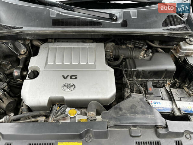 Чорний Тойота Хайлендер, об'ємом двигуна 3.46 л та пробігом 247 тис. км за 16000 $, фото 9 на Automoto.ua