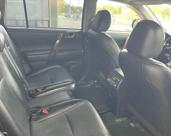 Тойота Хайлендер 2012 в Днепре (Днепропетровске) на Automoto.ua Черный Тойота Хайлендер, объемом двигателя 3.46 л и пробегом 162 тыс. км за 17500 $, фото 14 на Automoto.ua