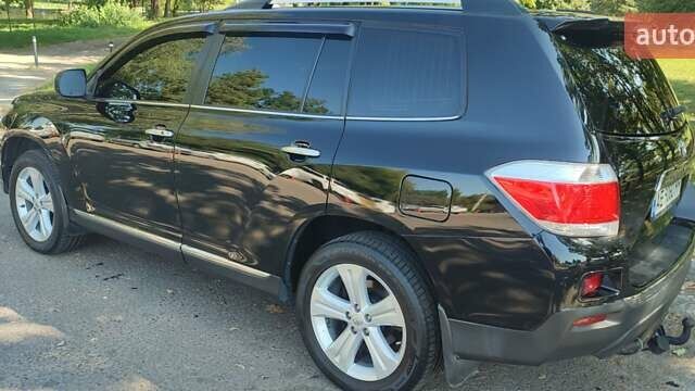Черный Тойота Хайлендер, объемом двигателя 3.46 л и пробегом 180 тыс. км за 18700 $, фото 4 на Automoto.ua