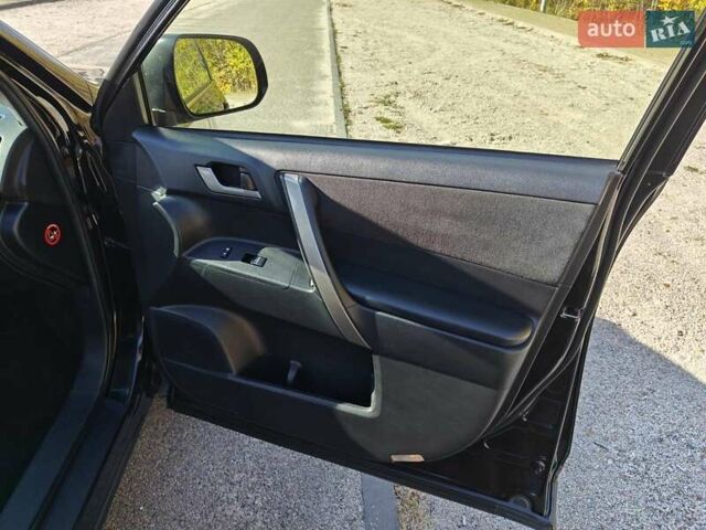 Черный Тойота Хайлендер, объемом двигателя 3.46 л и пробегом 188 тыс. км за 18000 $, фото 20 на Automoto.ua