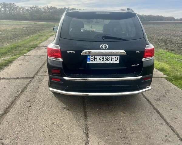 Черный Тойота Хайлендер, объемом двигателя 3.5 л и пробегом 140 тыс. км за 15999 $, фото 3 на Automoto.ua