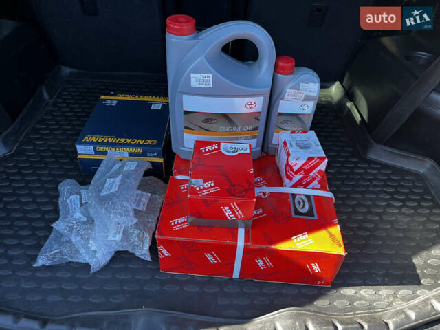 Чорний Тойота Хайлендер, об'ємом двигуна 3.46 л та пробігом 245 тис. км за 15900 $, фото 12 на Automoto.ua