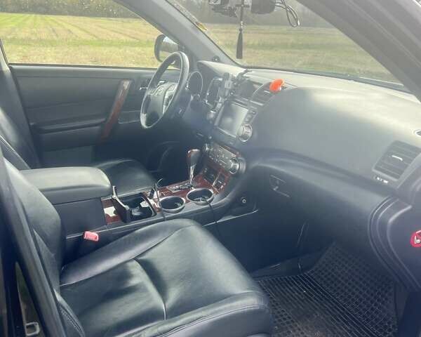 Черный Тойота Хайлендер, объемом двигателя 3.5 л и пробегом 140 тыс. км за 15999 $, фото 5 на Automoto.ua