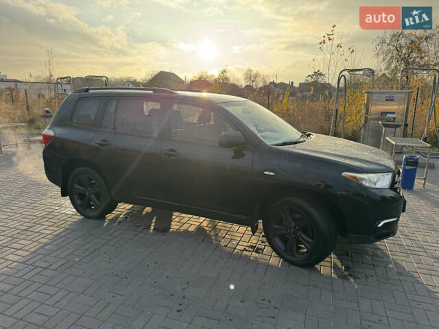 Черный Тойота Хайлендер, объемом двигателя 3.46 л и пробегом 163 тыс. км за 19800 $, фото 2 на Automoto.ua