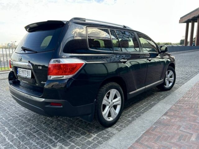 Черный Тойота Хайлендер, объемом двигателя 3.5 л и пробегом 214 тыс. км за 17999 $, фото 2 на Automoto.ua