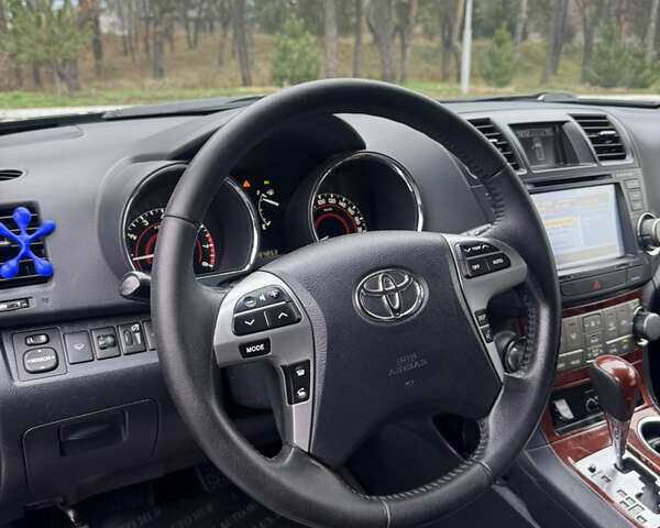 Чорний Тойота Хайлендер, об'ємом двигуна 3.46 л та пробігом 165 тис. км за 15555 $, фото 40 на Automoto.ua