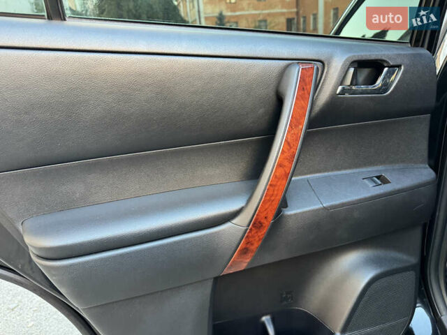 Черный Тойота Хайлендер, объемом двигателя 3.46 л и пробегом 308 тыс. км за 16400 $, фото 15 на Automoto.ua