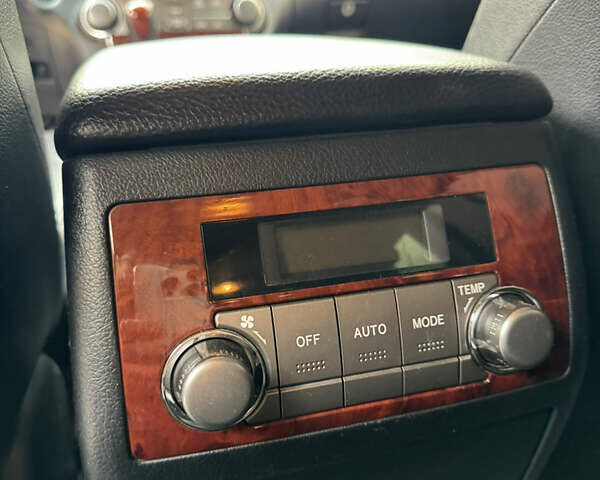 Чорний Тойота Хайлендер, об'ємом двигуна 3.46 л та пробігом 220 тис. км за 18300 $, фото 31 на Automoto.ua