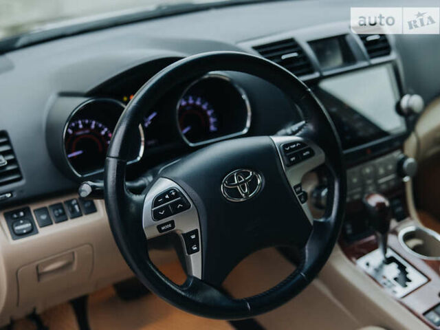 Чорний Тойота Хайлендер, об'ємом двигуна 3.46 л та пробігом 207 тис. км за 21900 $, фото 15 на Automoto.ua