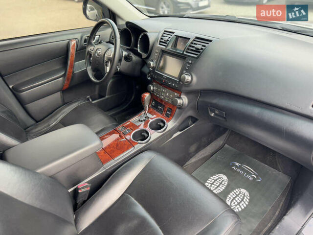 Черный Тойота Хайлендер, объемом двигателя 3.46 л и пробегом 195 тыс. км за 19300 $, фото 9 на Automoto.ua